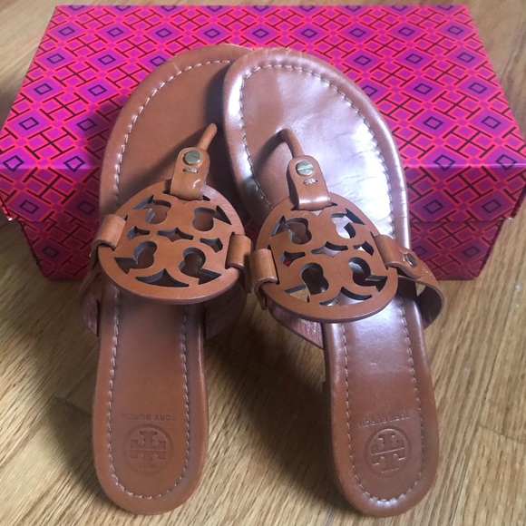 Tory Burch Shoes - Tory Burch - iconic logo sandal / flip flop